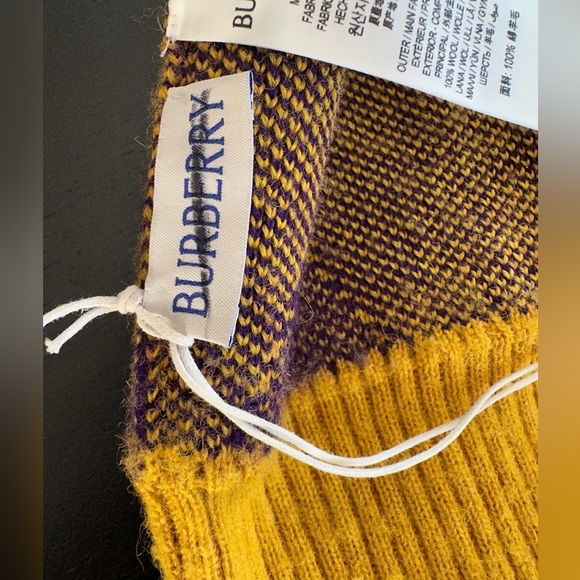 BURBERRY Whool Beanie Hat NWT Unisex/One Size - Picture 6 of 6